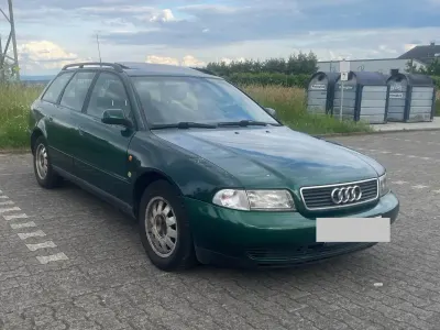 Gebraucht Audi A4 110 PS (80 kW) 1997 Grün Kombi