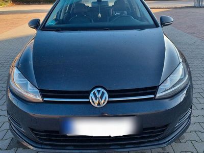 Grau Gebraucht 2015 VW Golf VII Comfortline Kombi | 7.300 € (Fairer Preis)