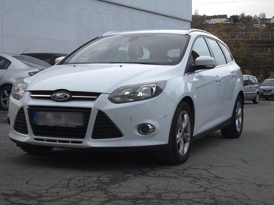 Weiß Gebraucht 2012 Ford Focus Kombi | 4.699 €