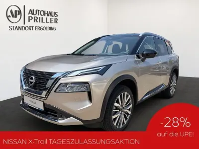 Neu Nissan X-Trail Tekna 163 PS (119 kW) 2026 Champagne silver/black SUV