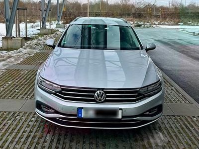 Silber Gebraucht 2020 VW Passat Business Kombi | 14.900 € (Fairer Preis)