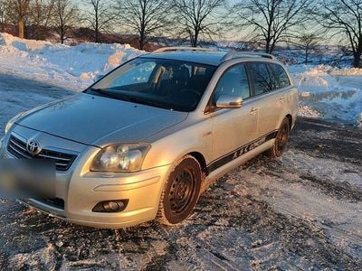 Gebraucht Toyota Avensis T2 177 PS (130 kW) 2008 Gold Kombi