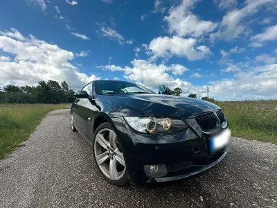 Gebraucht BMW 330 Cabriolet 231 PS (169 kW) 2009 Schwarz Cabrio