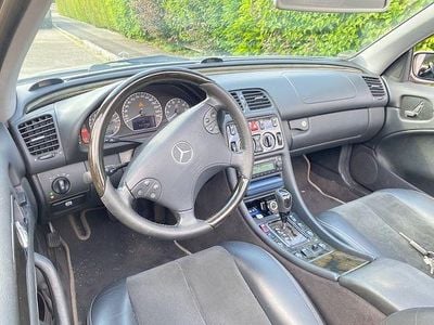 Second-hand Mercedes CLK230 Avantgarde 197 CP (144 kW) 2002 Argintiu Cabrio