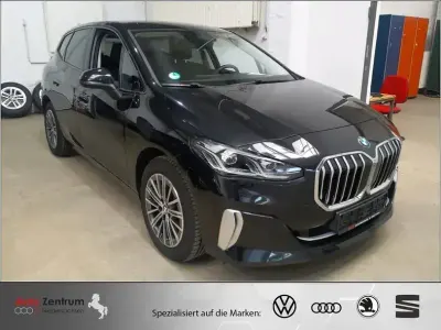 Gebraucht BMW 218 Active Tourer Luxury Line 136 PS (100 kW) 2022 Black sapphire metallic Van / Kleinbus