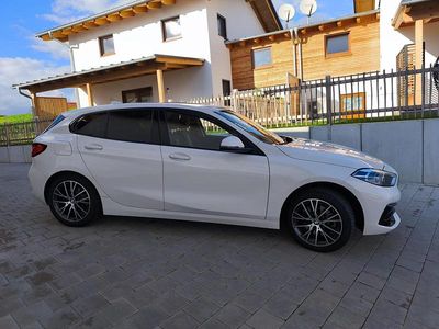 Weiß Gebraucht 2024 BMW 118 Sport Line Kleinwagen | 31.800 € (Teuer)
