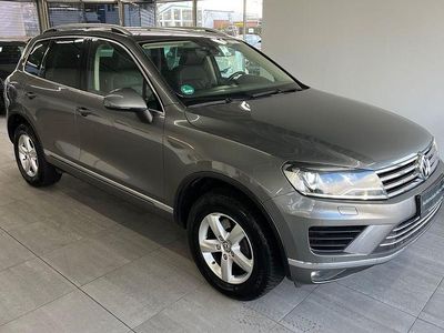 Gebraucht VW Touareg 262 PS (192 kW) 2016 Grau SUV