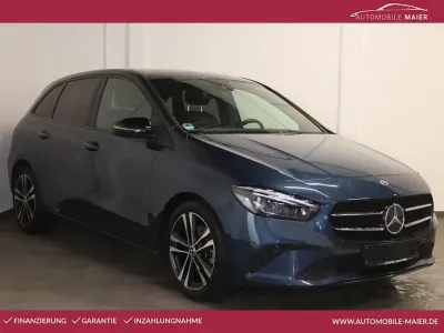Gebraucht Mercedes B220 Night 190 PS (139 kW) 2020 Denimblau Kleinwagen
