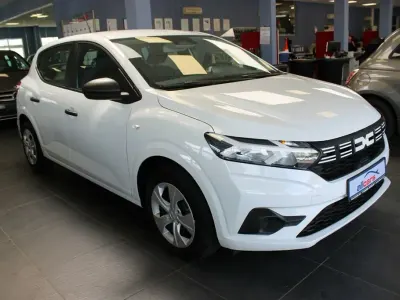 Gebraucht Dacia Sandero Essentiel 67 PS (49 kW) 2025 Weiß Limousine