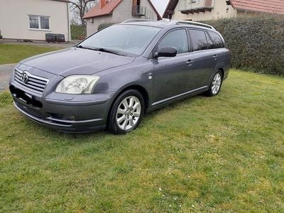 Usata Toyota Avensis Sol 177 CV (130 kW) 2005 Grigio Station wagon