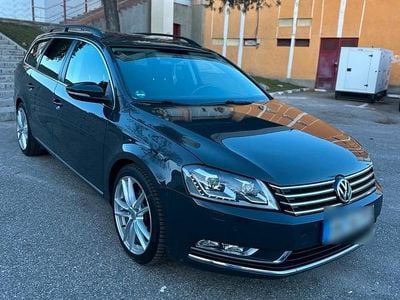 Gebraucht VW Passat 170 PS (125 kW) 2012 Grün Kombi