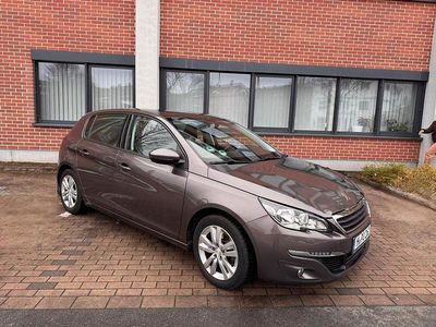 Gebraucht Peugeot 308 Active 131 PS (96 kW) 2016 Grau Limousine