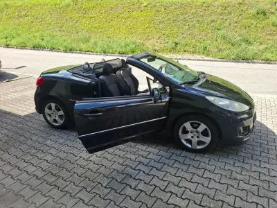 Gebraucht Peugeot 207 CC 120 PS (88 kW) 2011 Schwarz Cabrio