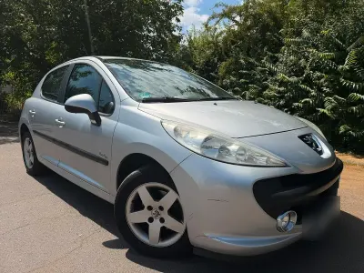 Gebraucht Peugeot 207 Urban Move 75 PS (55 kW) 2009 Silber Kleinwagen