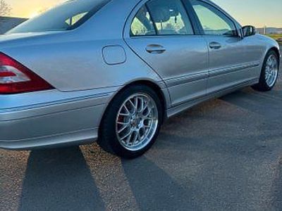 Mercedes 200