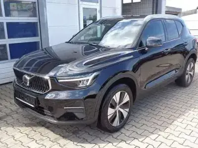 Gebraucht Volvo XC40 Core 163 PS (119 kW) 2022 Onyx black / metallic (metallic) SUV