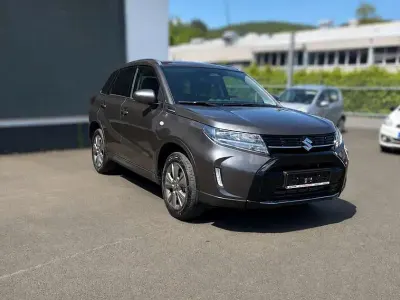 Używany Suzuki Vitara Comfort 110 KM (80 kW) 2025 Szary SUV