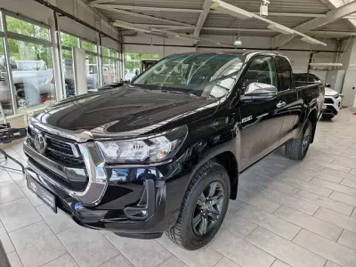 Neu Toyota HiLux Comfort 150 PS (110 kW) 2026 Silber Pickup