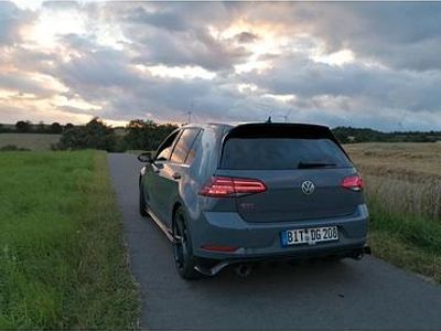 Grau Gebraucht 2019 VW Golf VII GTI Kombi | 29.999 €