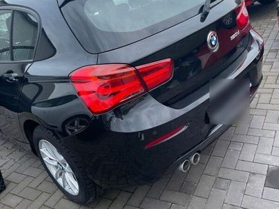 gebraucht BMW 120 d Advantage - Automatic - schwarz