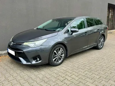 Gebraucht Toyota Avensis Business Edition 143 PS (105 kW) 2016 Grau Kombi