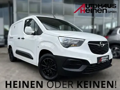 Używany Opel Combo Edition 102 KM (75 kW) 2021 Biały Minivan