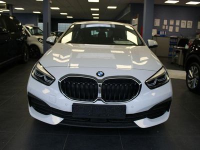 Weiß Gebraucht 2022 BMW 118 Advantage Kleinwagen | 21.980 € (Fairer Preis)