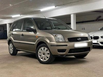 Second-hand Ford Fusion 80 CP (58 kW) 2004 Auriu Hatchback