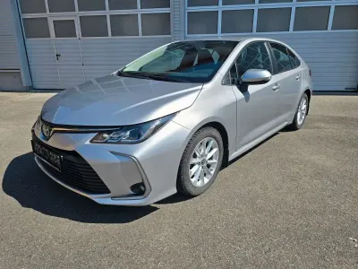 Gebraucht Toyota Corolla 125 PS (91 kW) 2023 Silber Limousine