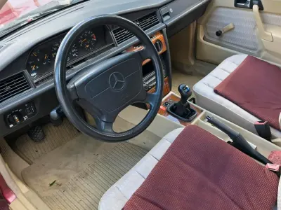 Gebraucht Mercedes 190 136 PS (100 kW) 1992 Andere farben Limousine