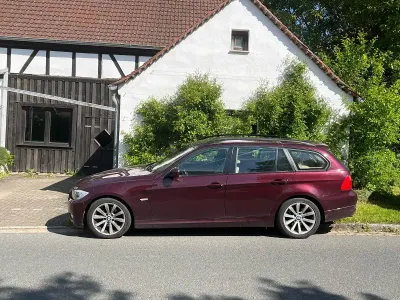 Gebraucht BMW 318 141 PS (103 kW) 2009 Rot Kombi