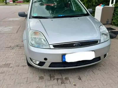 Gebraucht Ford Fiesta 80 PS (58 kW) 2003 Silber Kleinwagen
