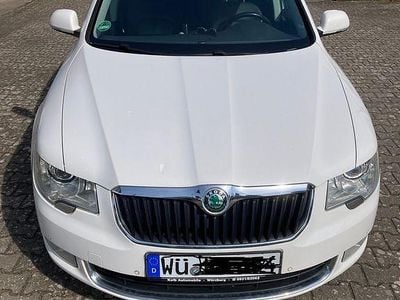 Gebraucht Skoda Superb Ambition 170 PS (125 kW) 2013 Weiß Kombi