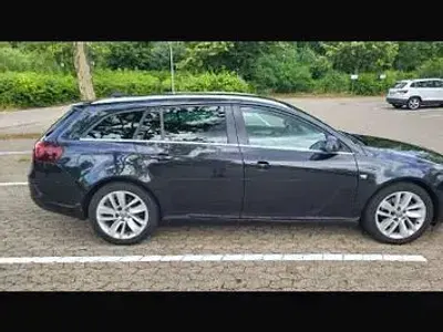 Gebraucht Opel Insignia Edition 163 PS (119 kW) 2013 Schwarz Kombi