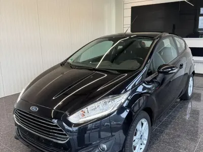 Gebraucht Ford Fiesta 80 PS (58 kW) 2015 Schwarz Kleinwagen