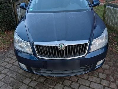 Gebraucht Skoda Octavia Family 105 PS (77 kW) 2011 Blau Kombi
