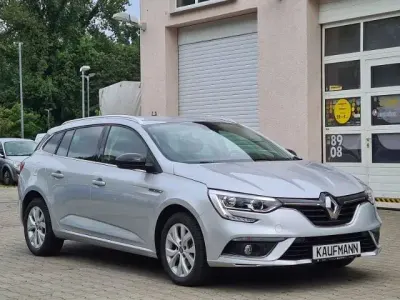 Gebraucht Renault Mégane LIMITED Deluxe 116 PS (85 kW) 2020 Silber Limousine