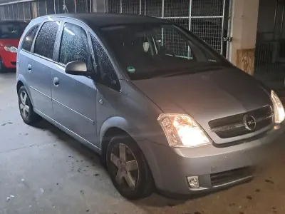 Używany Opel Meriva 100 KM (73 kW) 2004 Srebrny Minivan