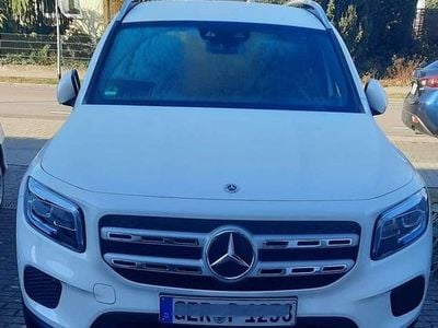 Mercedes GLB180