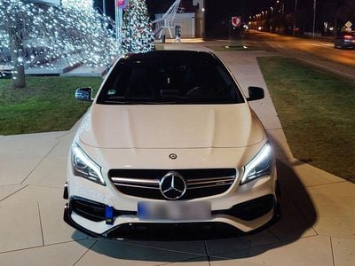 Weiß Gebraucht 2017 Mercedes CLA45 AMG AMG Coupé | 31.000 € (Etwas zu teuer)