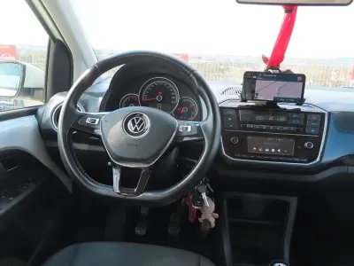 Używany VW up! 68 KM (50 kW) 2021 Biały Hatchback