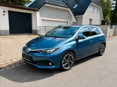 Gebraucht Toyota Auris Hybrid Design 99 PS (72 kW) 2016 Blau Limousine