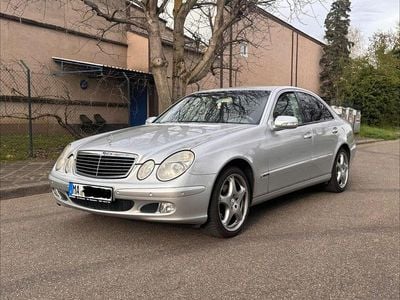 Second-hand Mercedes E200 163 CP (119 kW) 2003 Argintiu Berlinǎ