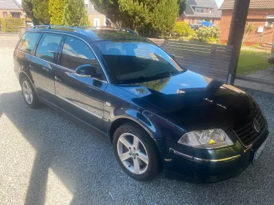 Usata VW Passat 163 CV (119 kW) 2005 Blu Station wagon
