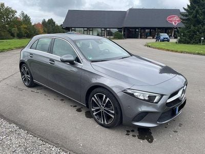 Grau Gebraucht 2019 Mercedes A180 Limousine | 24.600 € (Teuer)