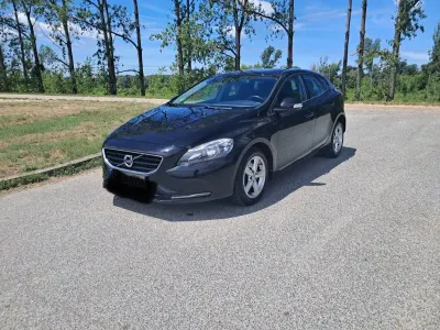 Gebraucht Volvo V40 Linje You! 120 PS (88 kW) 2015 Schwarz Limousine