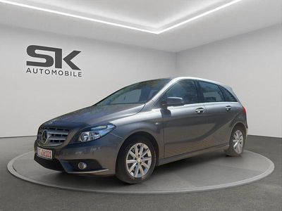 Usata Mercedes B200 156 CV (114 kW) 2012 Grigio Monovolume