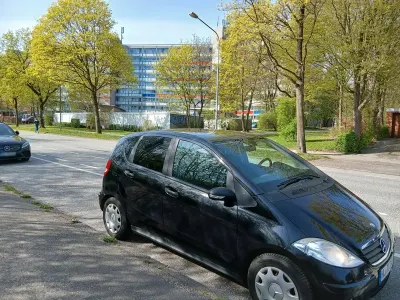 Używany Mercedes A160 82 KM (60 kW) 2008 Czarny Sedan/Limuzyna