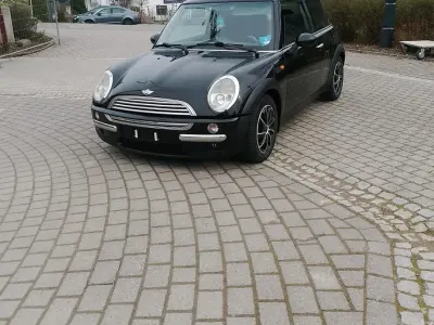 Usata Mini Cooper 116 CV (85 kW) 2004 Nero Utilitaria