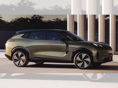 Neu Lynk & Co 08 345 PS (253 kW) 2025 Grün (mineralgrün metallic) SUV